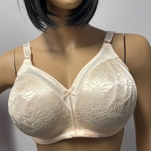 NWOT Bali Bra S40D